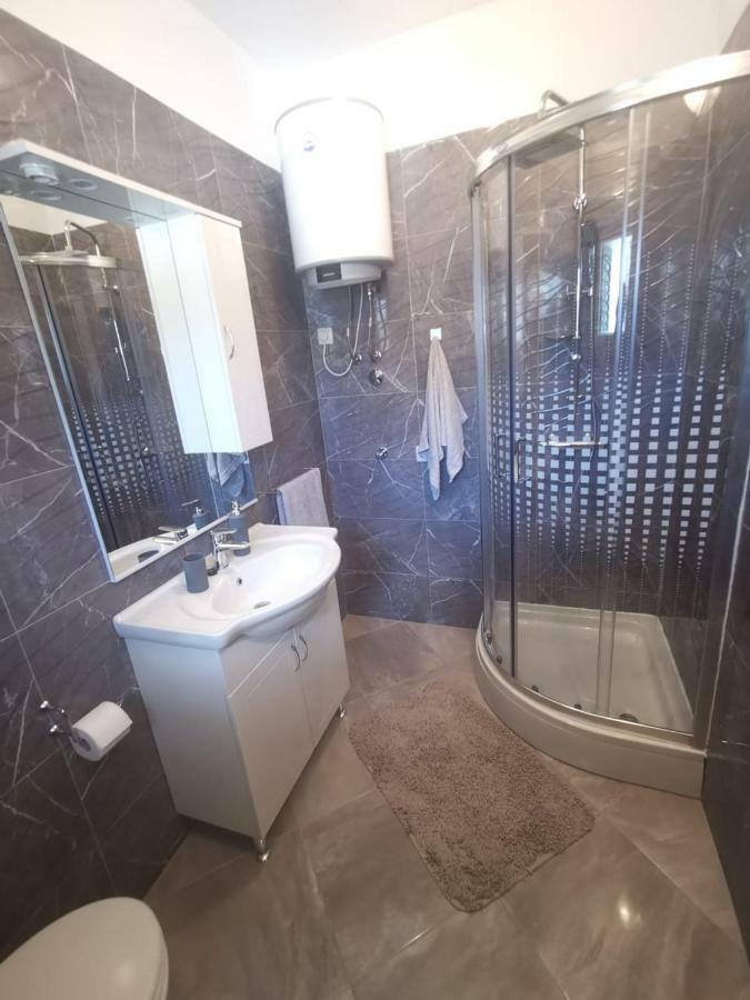 Mala Kuca Apartamento Vodice Exterior foto