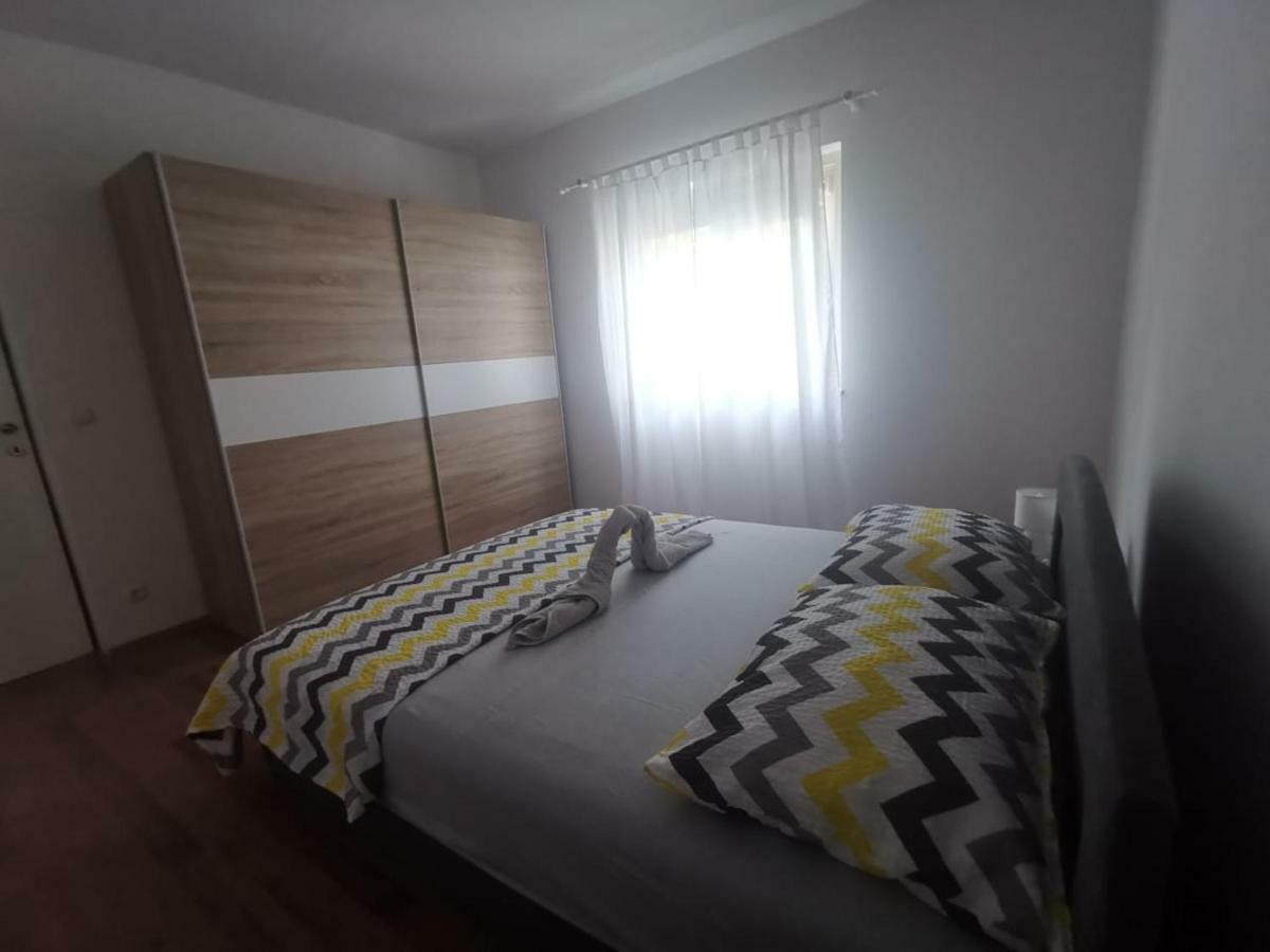 Mala Kuca Apartamento Vodice Exterior foto